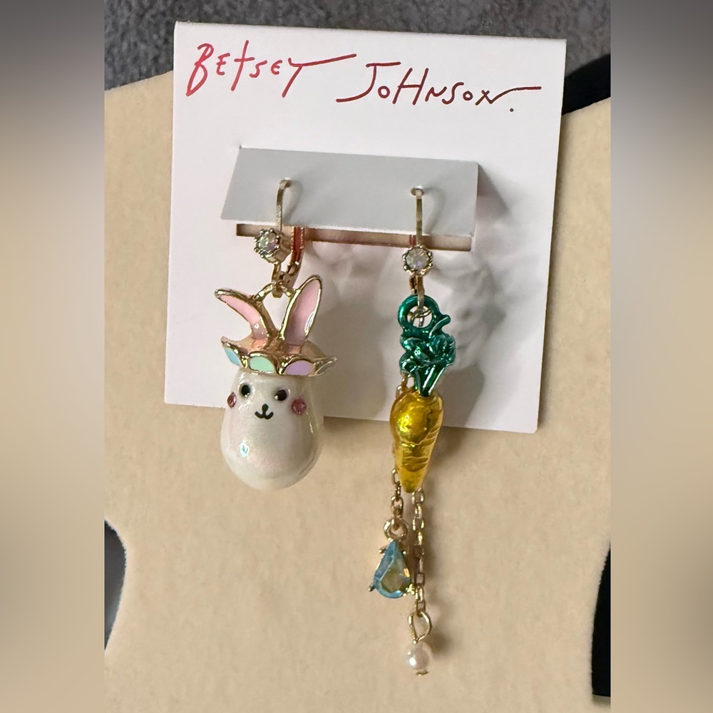 🐇Betsey Johnson Pink and Yellow Bunny Earrings